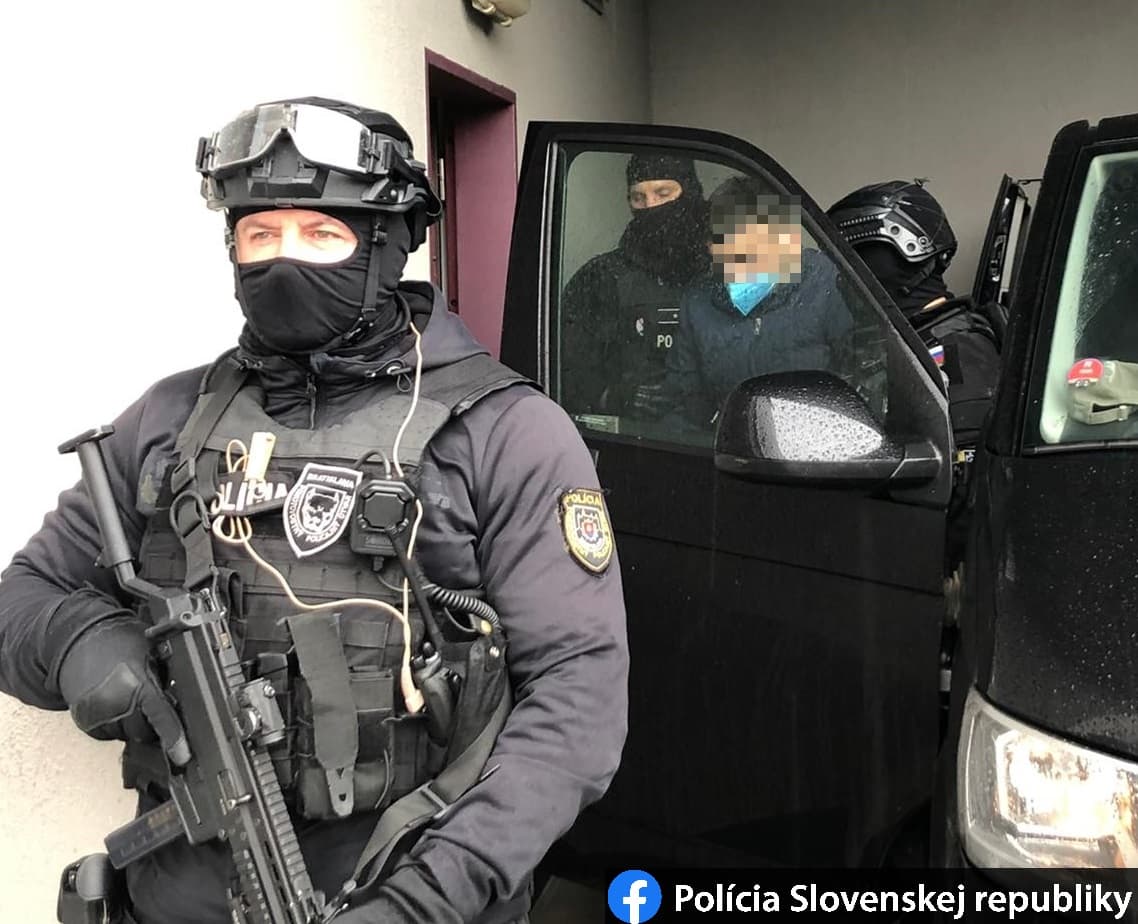 Már a szlovák zsaruk vendégszeretetét élvezi a jó nevű Darko D., aki a tervek szerint halomra gyilkolta volna az ügyészeket