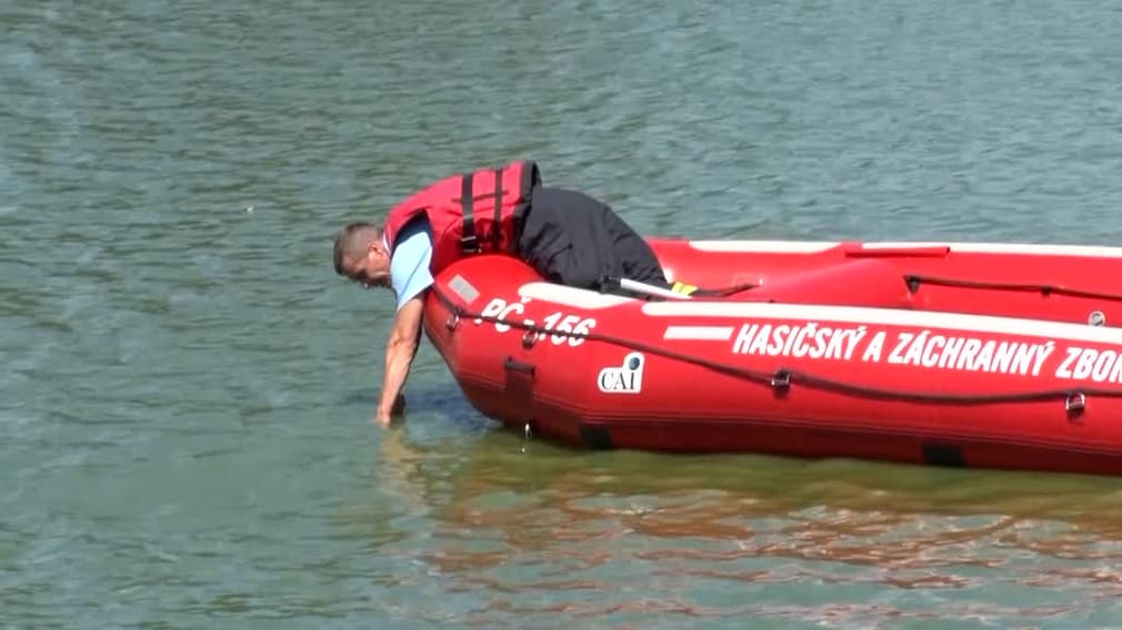 TRAGÉDIA: Beleugrott a tóba a horgász, órákkal később holtan találták meg