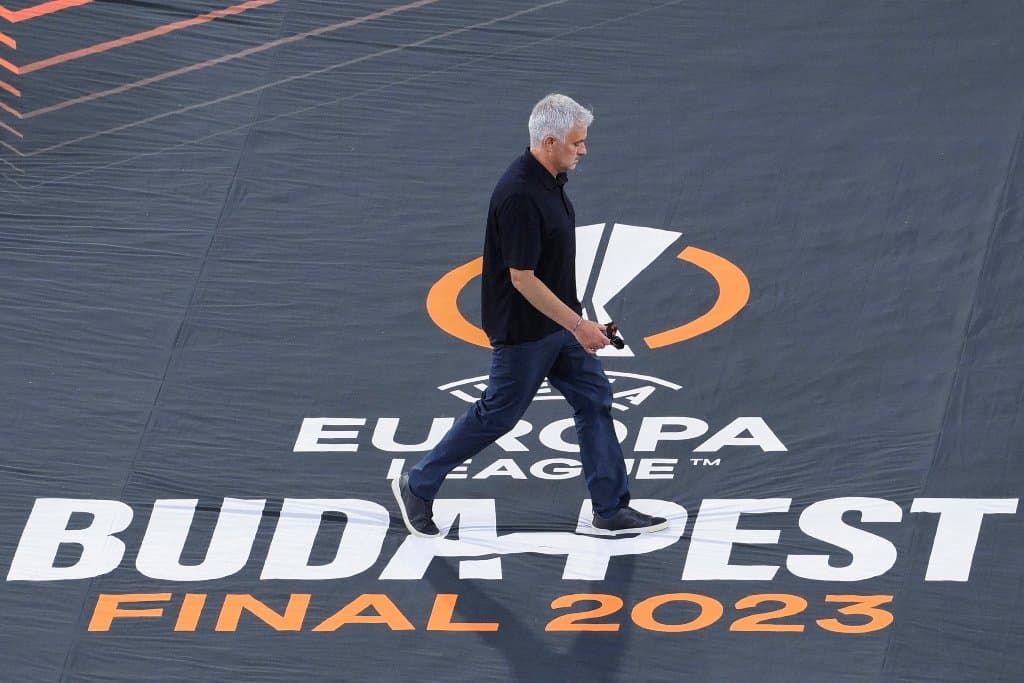 Európa-liga: Mourinho a bírót okolja, de büszke a csapatára
