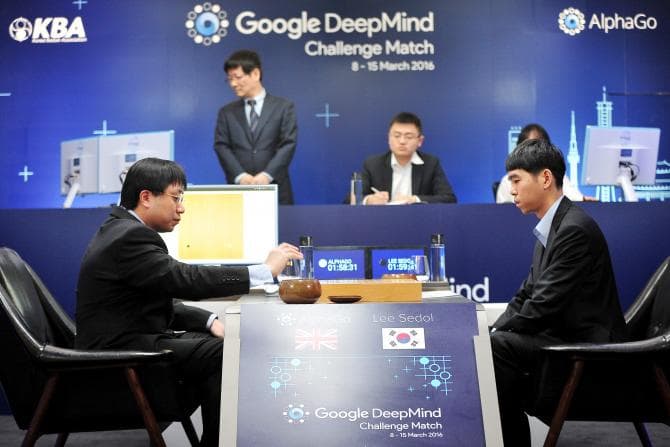 A világ legjobb gojátékosát győzte le a Google mesterséges intelligenciája