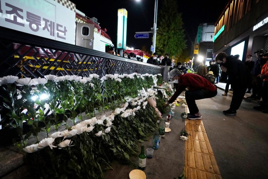 "Súlyos felelősségem van (a tragédiában)" - közölte a dél-koreai rendőrfőnök a halloweeni tömegszerencsétlenség után
