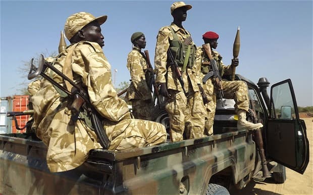 Csaknem háromszázan vesztették életüket egy összecsapásban Dél-Szudánban
