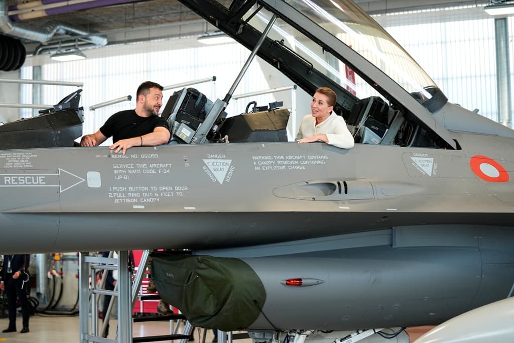 Ukrajna F-16-os harci gépeket kap Hollandiától