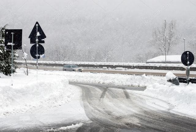 Olaszországban is jég és hó borítja az utakat, több autópálya-szakaszt le is zártak