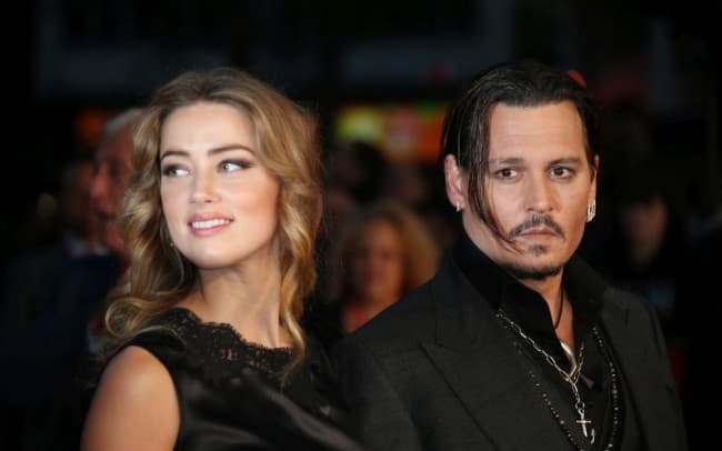Johnny Depp és felesége békében pontott tett házasságuk végére