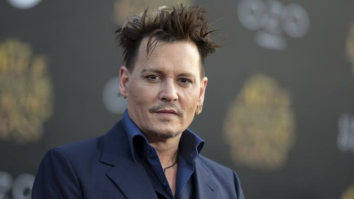 Johnny Depp szerint a menedzserei herdálták el a pénzét