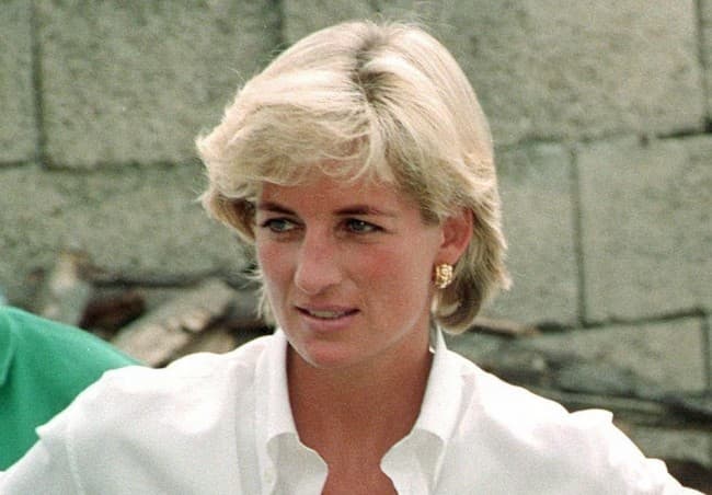 Diana hercegnő személyes tárgyai közül árvereznek el több tucatot