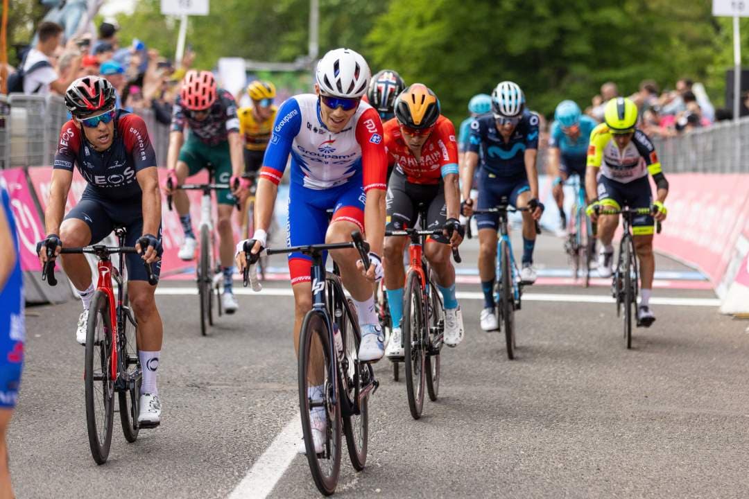 Tour de France - Van Aert remek idővel nyerte az időfutamot, Vingegaard a végső siker kapujában