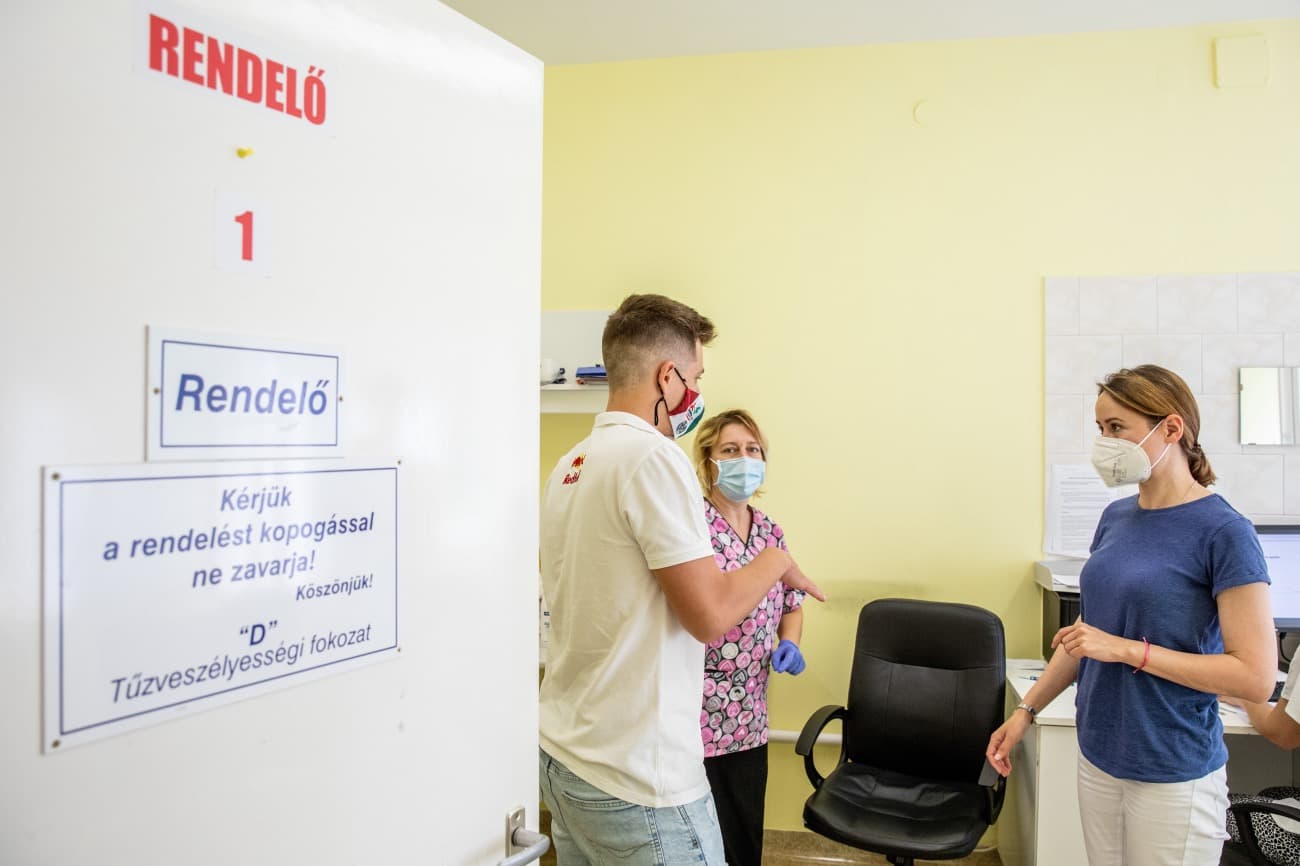 Koronavírus: 8 beteg elhunyt, 66 fertőzöttet vettek nyilvántartásba Magyarországon