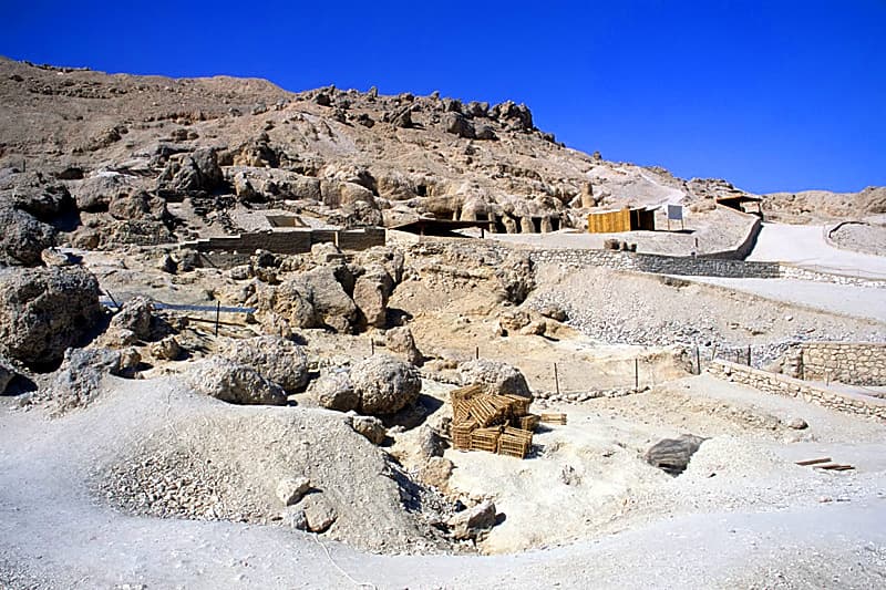 Újabb ősi nemesi sírokat nyitnak meg a látogatók előtt Luxorban