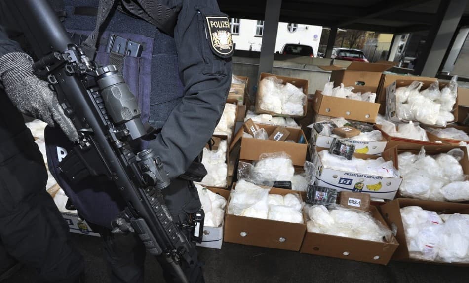 Az Europol több száz kilogramm kábítószert foglalt le európai repülőtereken egy decemberi akcióban