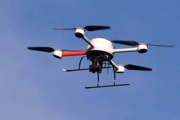Drón késztetett menekülésre 1500 szarvast