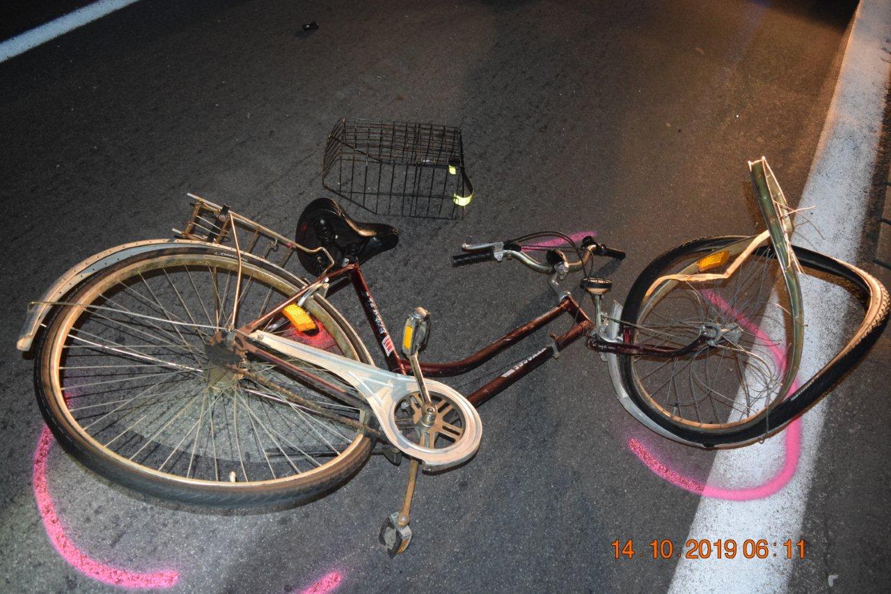 Elaludt vezetés közben és elgázolt egy kerékpárost a bedrogozott fickó