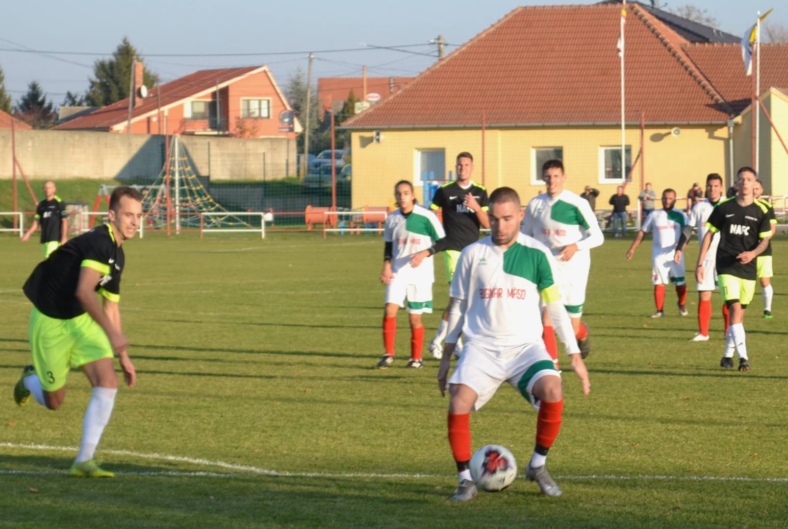 Nyugat-szlovákiai V. liga, Déli csoport, 14. forduló: Kilencet vágtak, élre álltak a nádszegiek