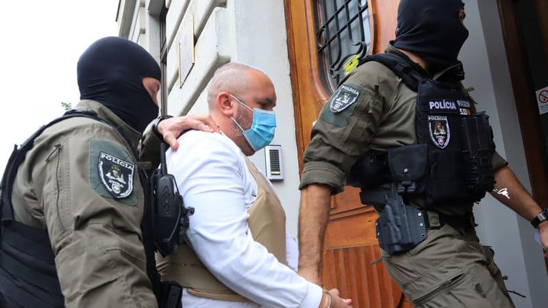 Szabadlábra került Kočner egyik vádlott-társa, de nyomkövetőt kell viselnie