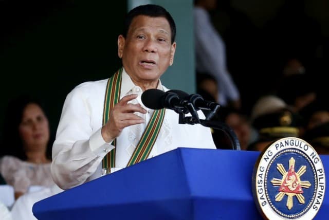 Újabb emberiesség elleni bűncselekményekkel vádolják a Fülöp-szigeteki elnököt
