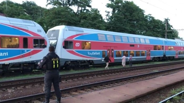 Lövéseket adhattak le egy vonatra Csehországban!