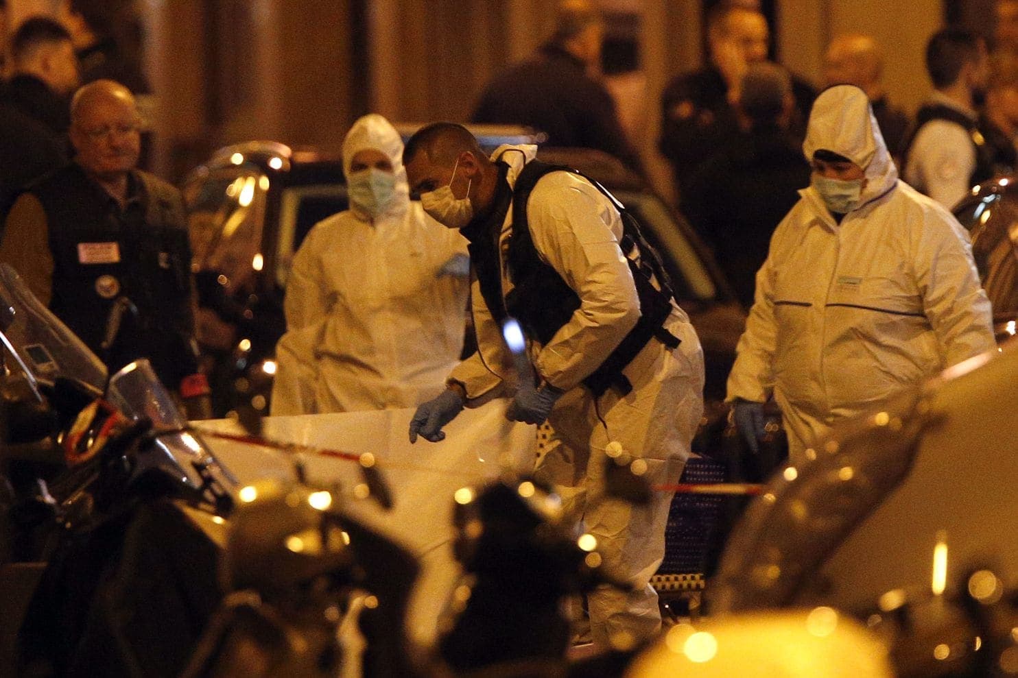 TERROR: Késsel támadt járókelőkre egy férfi Párizsban