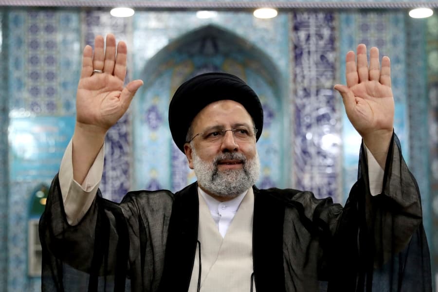Keményvonalas jelölt nyerte az iráni elnökválasztást, amin több százan akartak indulni