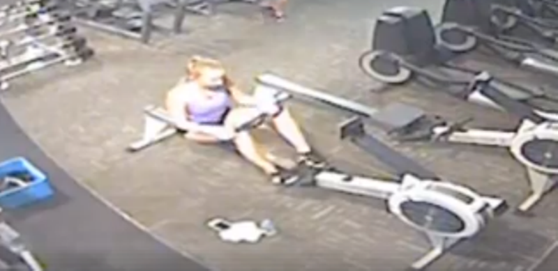 Videón, ahogy az edzőteremben összecsuklott a fiatal nő, leállt a szíve