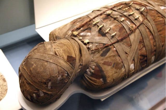 Egyiptomi múmiákat falatoztak az európaiak