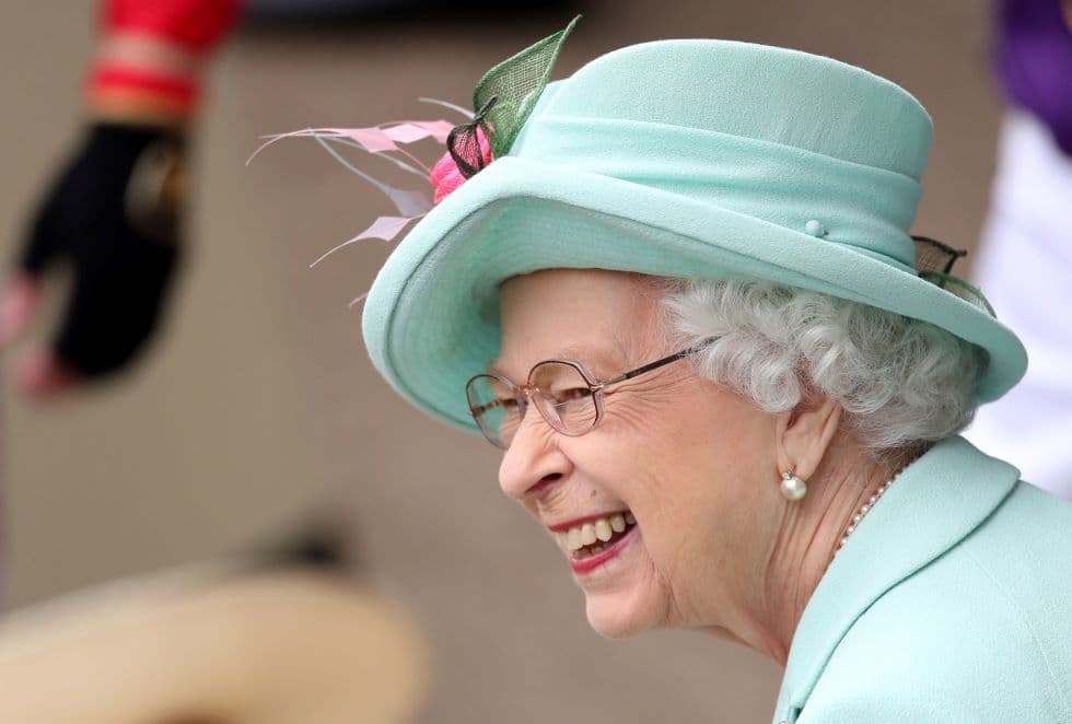 Hatalmas bulival, parádéval, utcabállal készülnek II. Erzsébet trónra lépésének 70. évfordulójára