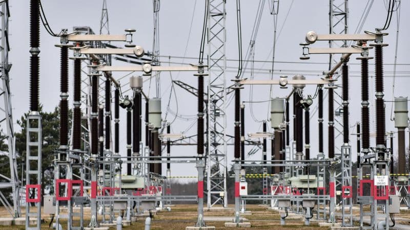 Litvánia energetikailag teljesen szakít az oroszokkal, villamosenergia-hálózatát is leválasztja az orosz hálózatról