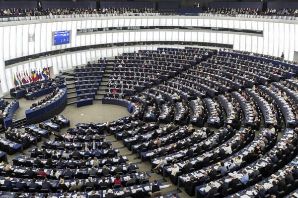 EP-választás - Enyhén növekvő néppárti előnyt jeleznek a legfrissebb közvélemény-kutatások