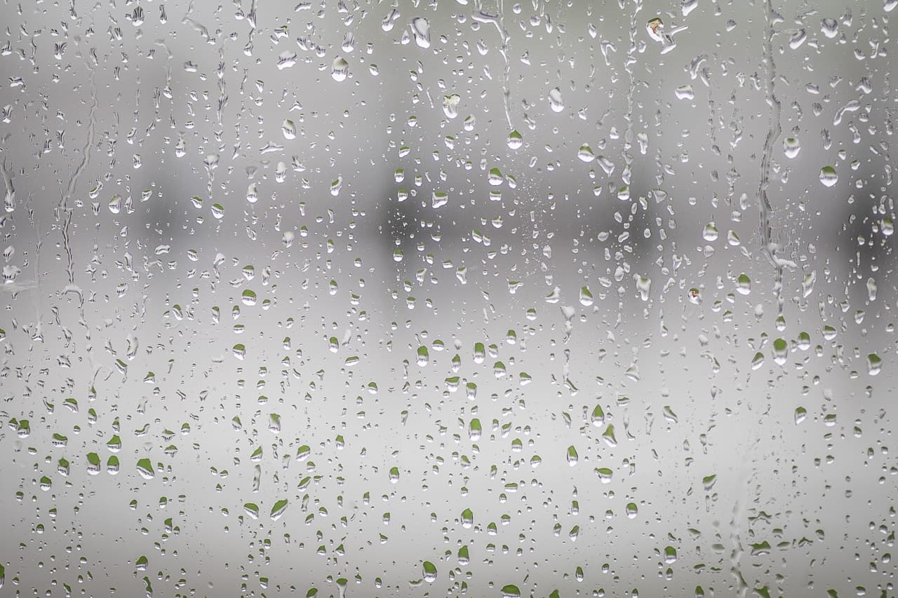 Esőre figyelmeztetnek a meteorológusok, de az ország délnyugati részén más a helyzet