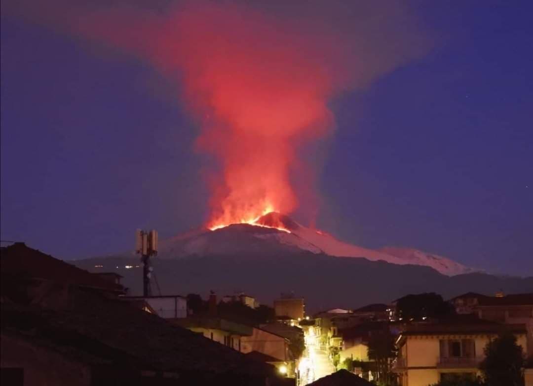 Erős földrengés rázta meg Szicíliát és kitört az Etna