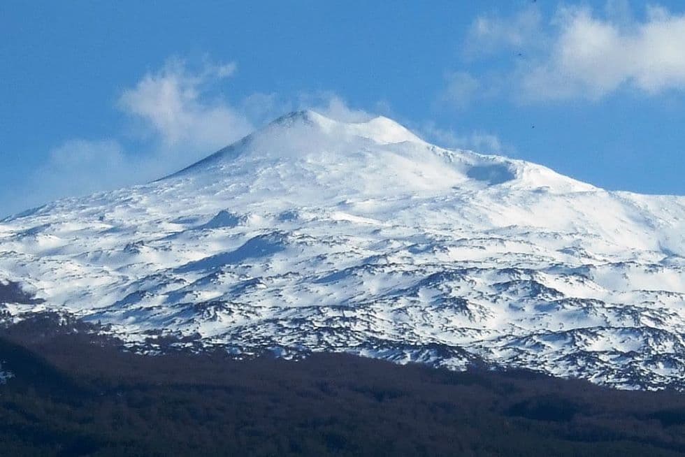 Kitört Európa legmagasabb működő vulkánja