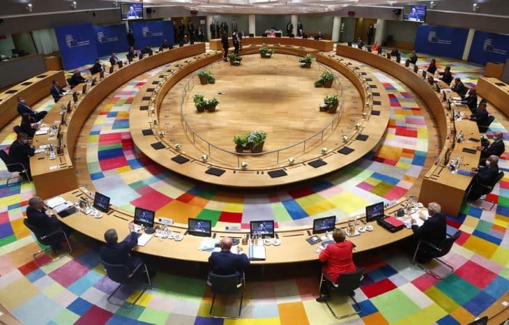 EU-csúcs - Megkezdődött a tagállami vezetők a koronavírus-járvánnyal kapcsolatos intézkedések koordinálásáról szóló tanácskozása