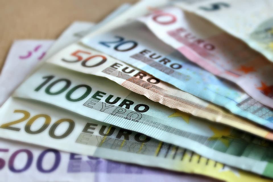 Tizenöt éve használjuk Szlovákiában az eurót – van, aki még most sem tartja jó döntésnek a bevezetését, de többen gondolják az ellenkezőjét