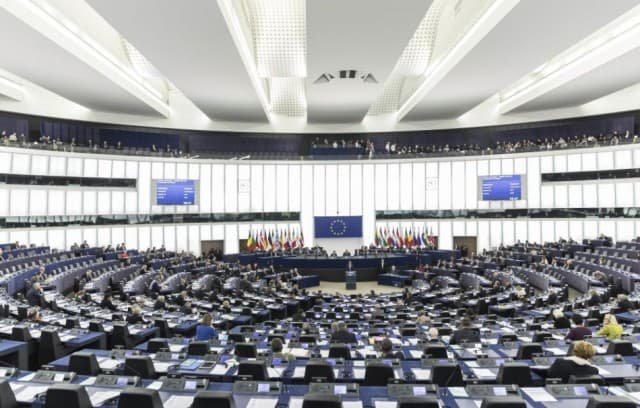 Az Európai Parlament a vízuminformációs rendszer reformját javasolja
