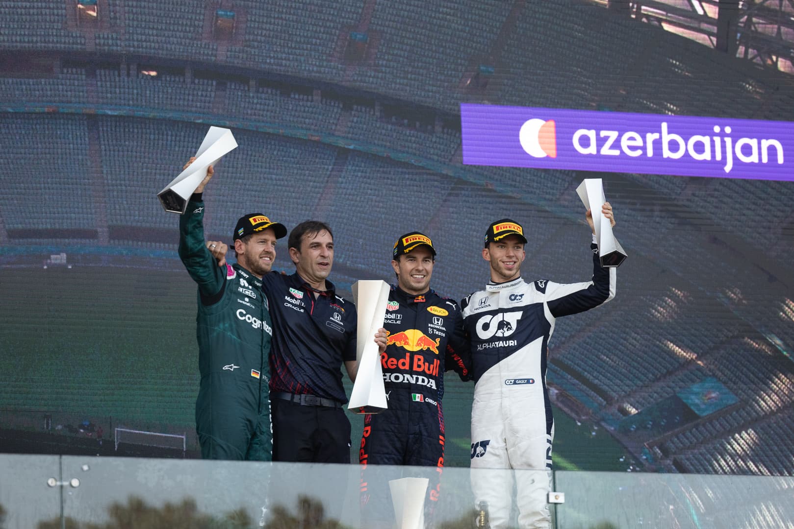 Azeri Nagydíj: Pérez győzött, Verstappen és Hamilton pont nélkül maradt