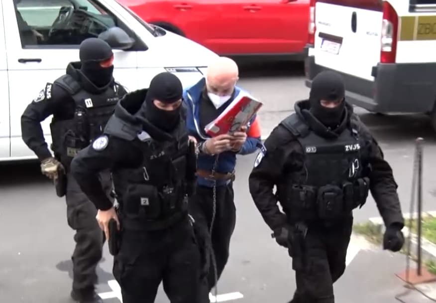 Életfogytiglan fenyegeti a szlovák fegyverkereskedőket, akiknek a fegyvereit terroristák is bevethették
