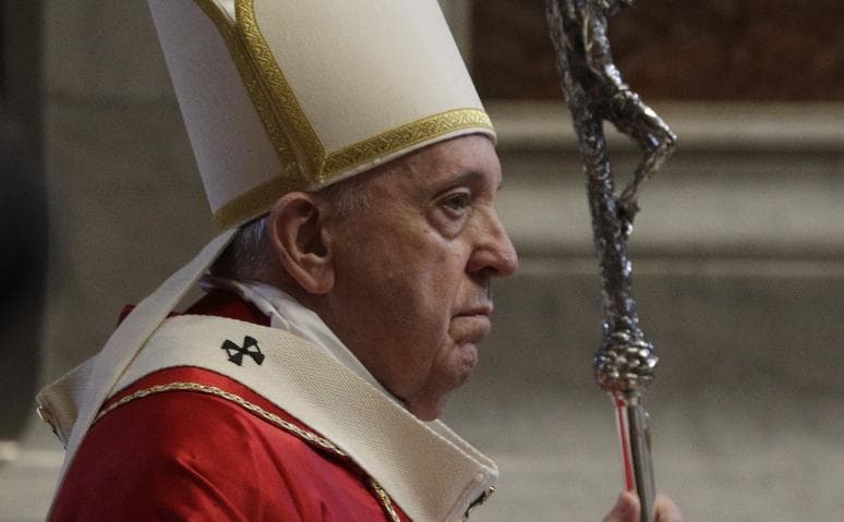 Hívek nélkül zajlott a virágvasárnap a Vatikánban, Ferenc pápa a járvány okozta lelki és gazdasági válságról beszélt