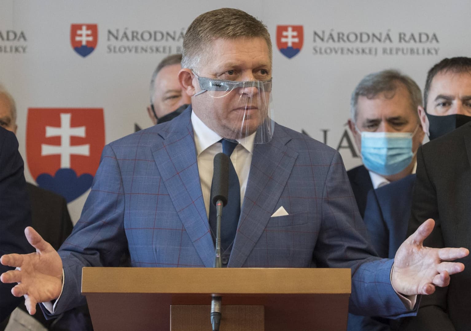 Fico Kolíkovát támadja: megbízhatatlansággal vádolja és a lemondását követeli