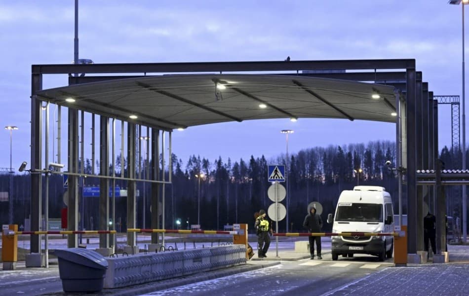 Finnország csütörtökön újra megnyit két határátkelőhelyet Oroszország felé