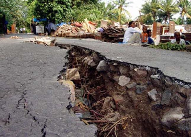 Újabb földrengés rázta meg Indonéziát