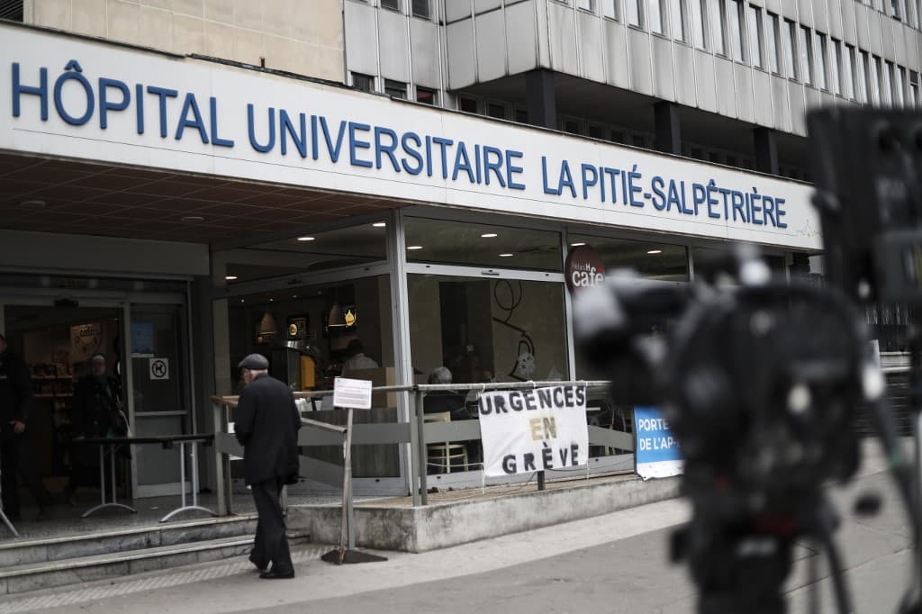 Franciaországban újabb koronavírusos beteg halt meg, ő az első francia áldozat