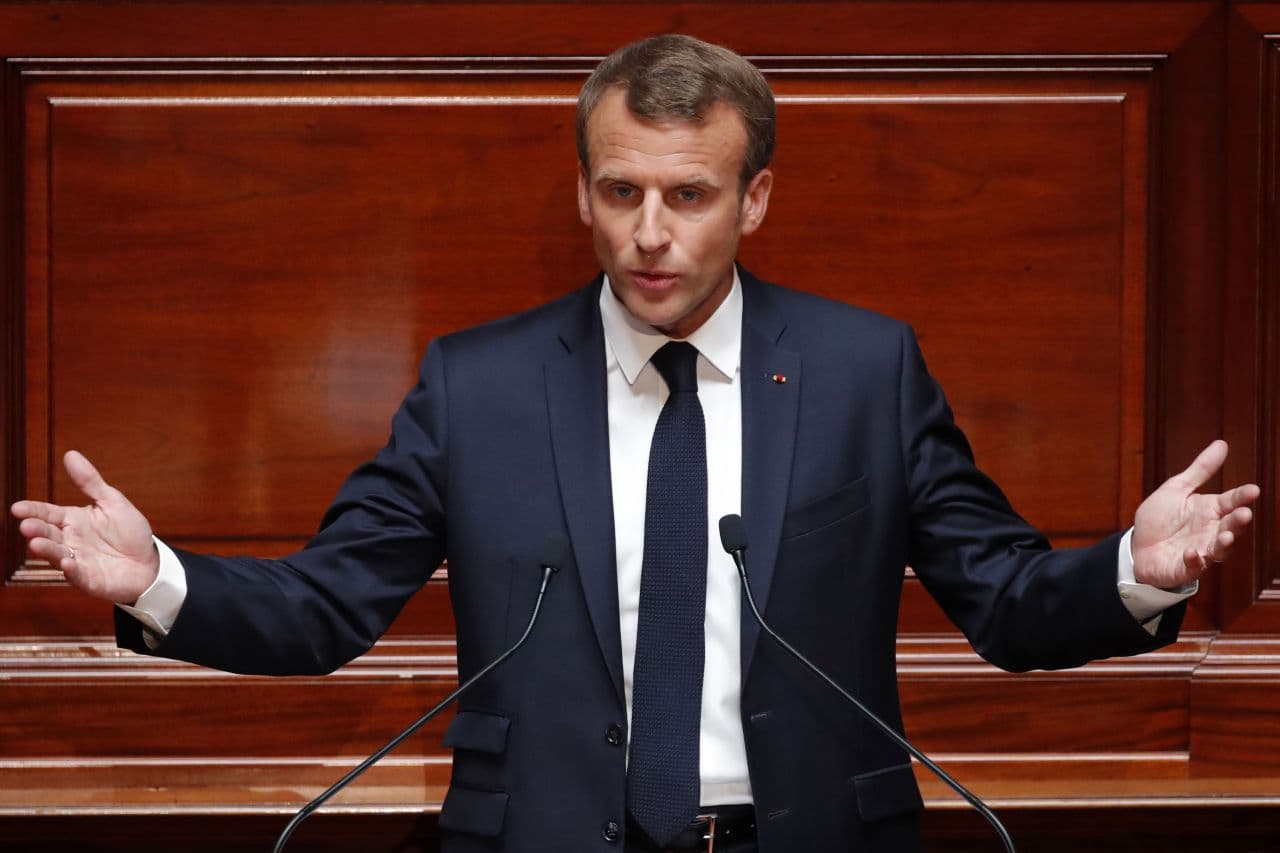 Megszavazta a francia parlament a szigorúbb bevándorlási törvényt