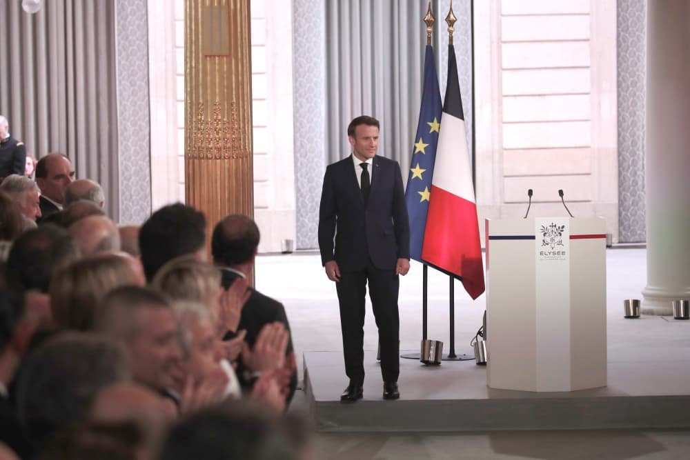 Macron új módszereket ígér a "súlyos idők" legyőzésére