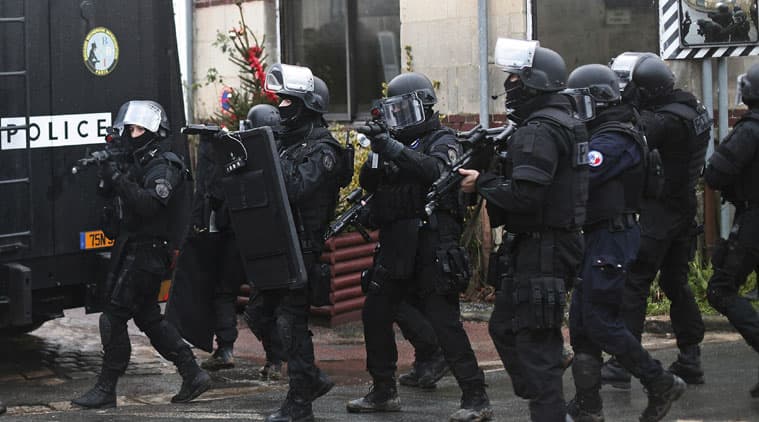 Fizetésemelést kapnak a francia rendőrök