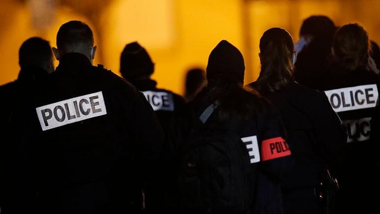 Késes támadóval végeztek a rendőrök Párizsban