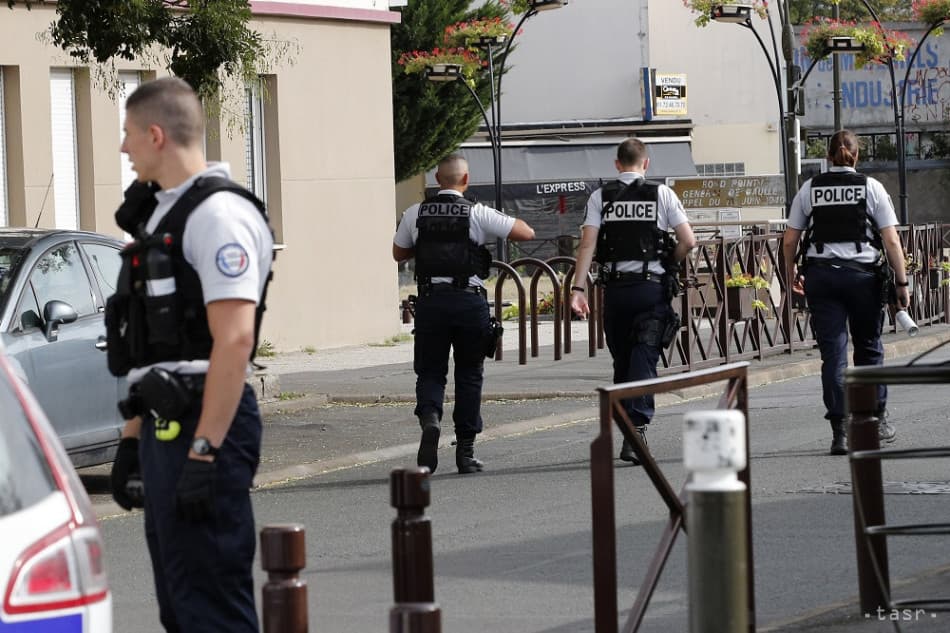 BORZALOM: Késes férfi támadt kisgyerekekre Franciaországban