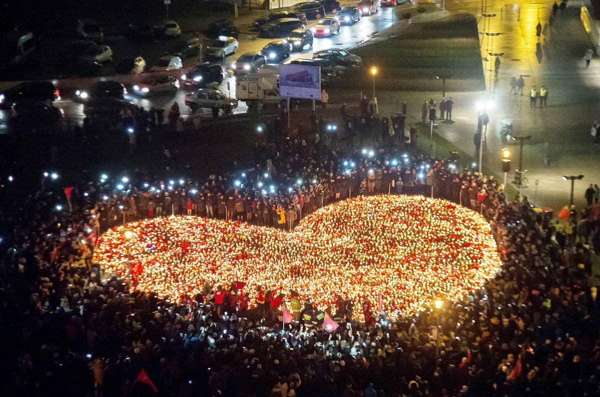 Tízezrek kísérték utolsó útjára a meggyilkolt gdanski főpolgármestert