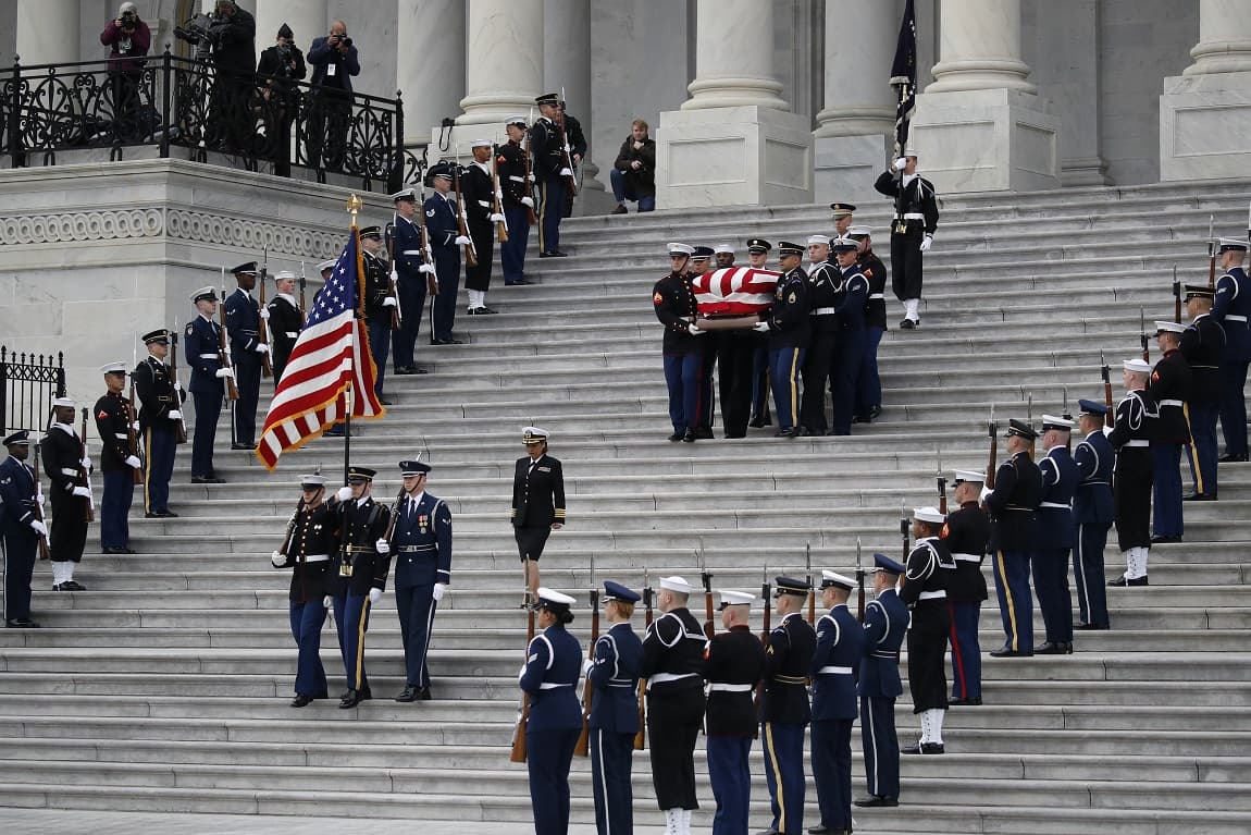 A washingtoni katedrálisban elbúcsúztatták a néhai George H.W. Bush elnököt
