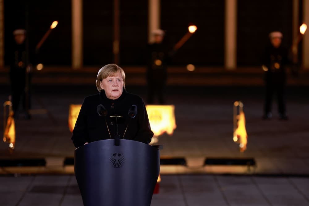 "Önök vannak többségben" - mondta utolsó videóüzenetében Angela Merkel