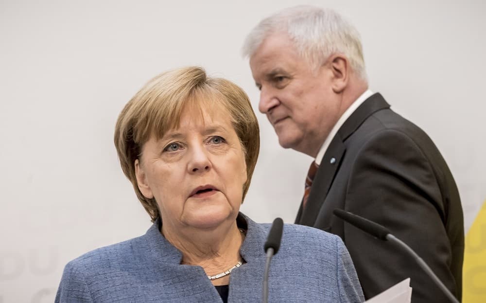 Merkelék október 18-án kezdenék meg a tárgyalásokat a kormányalakításról